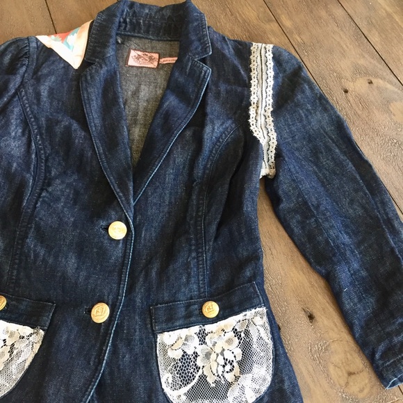 Upcycled lace patchwork boho jean jacket - Picture 4 of 15